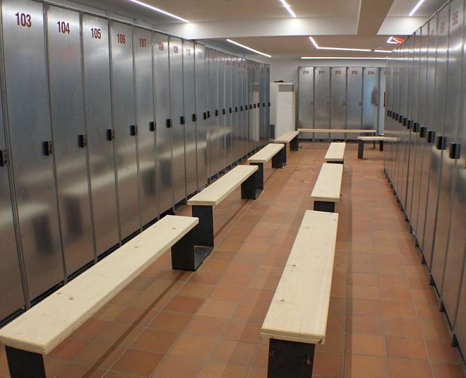 Ski storage