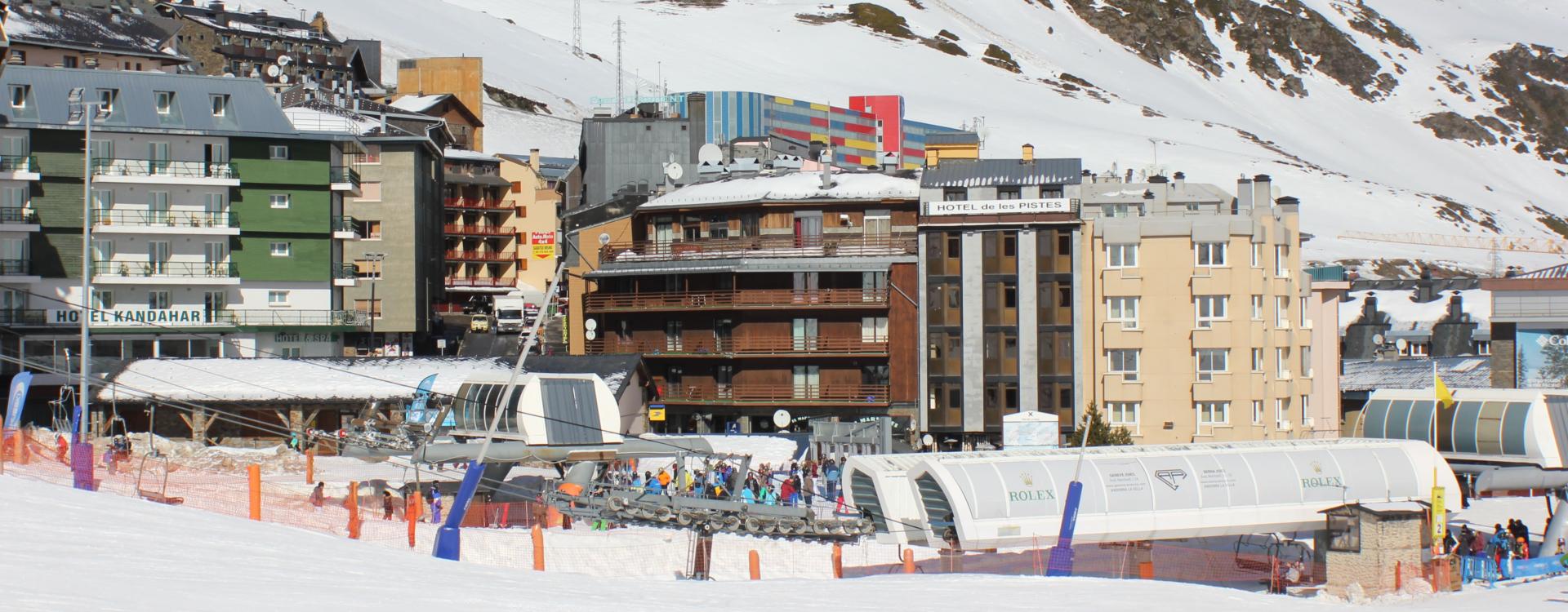 Hotel a peu de pistes al Pas de la Casa