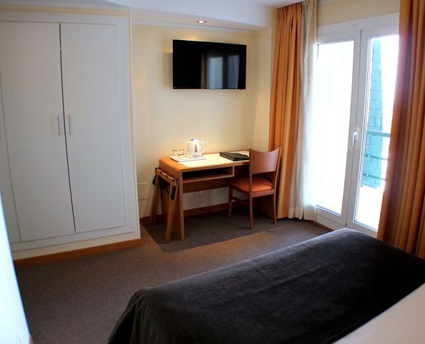 Double room with street view