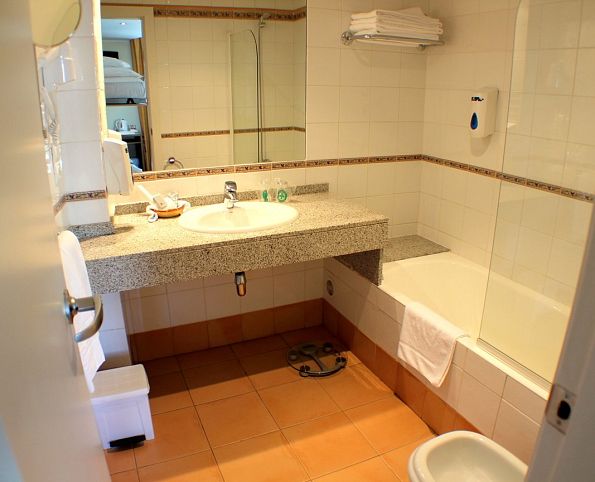 Triple room with ski slopes views